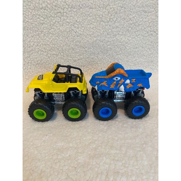Unbranded Lot of 2 Monster Truck Jeeps Convert to Dinosaur Monster Trucks - Picture 8 of 8